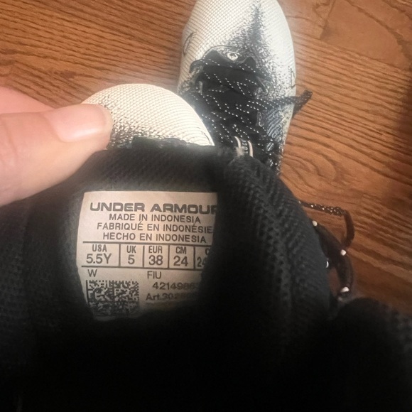 Under Armour Locked Down Football Cleats - Picture 3 of 7